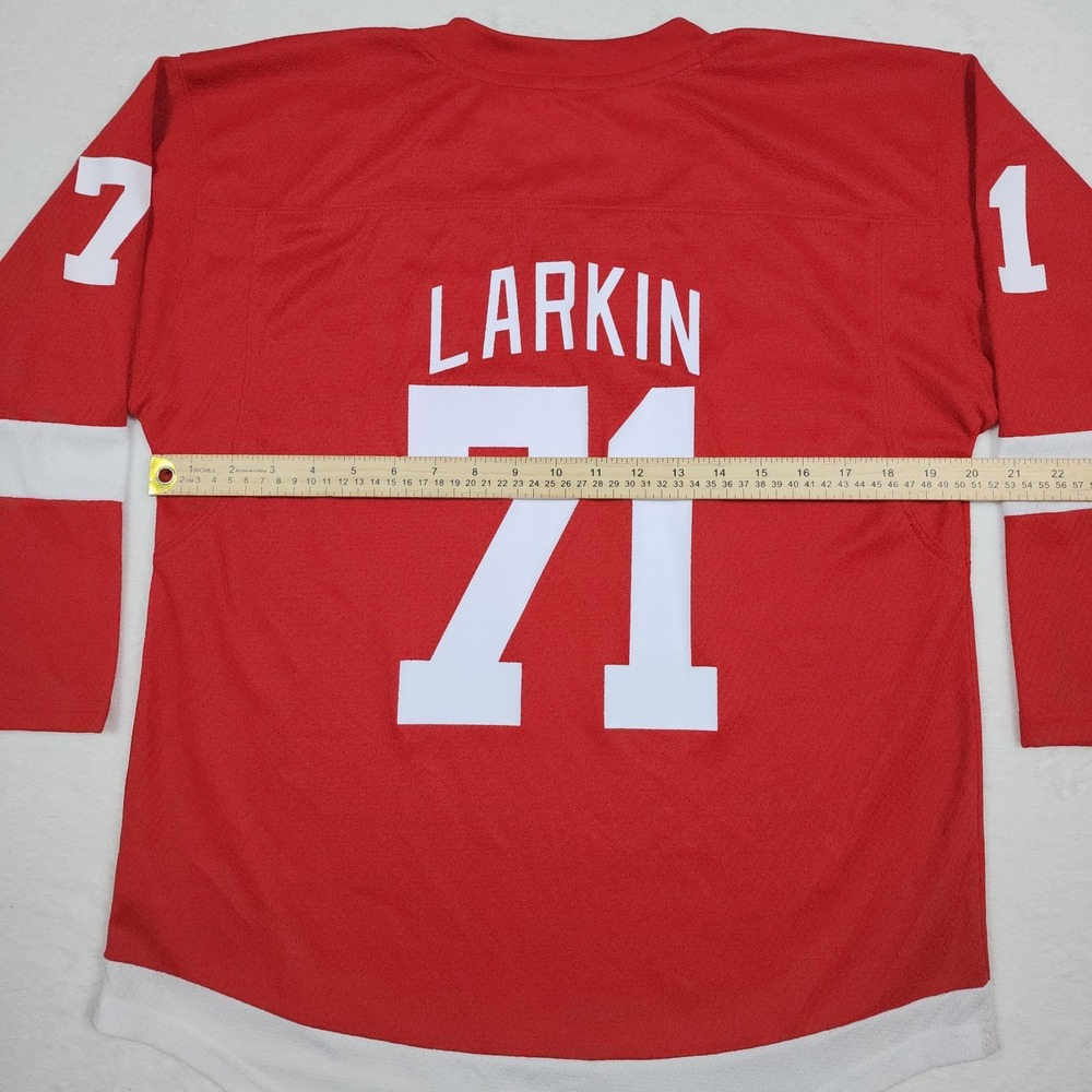 Dylan Larkin Detroit Red Wings Jersey Womens L XL Red NHL Hockey #71 Captain - Picture 7 of 9